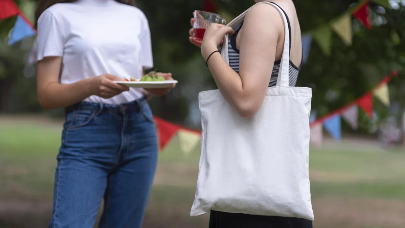 lady holding a bag